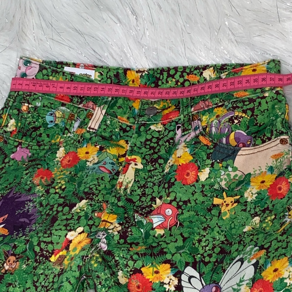 🔥POKéMON LEVI STRAUSS JEANS🔥 - Picture 5 of 15
